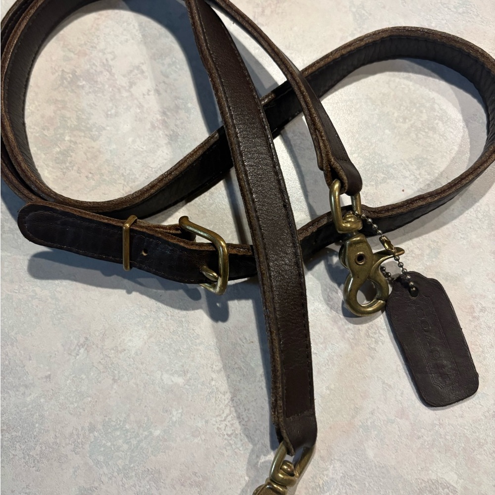 Coach vintage leather crossbody strap and hang tag